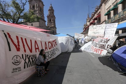  Un paro laboral de 72 horas, marchas, plantones, toma de dependencias gubernamentales y alcaldías, así como liberación de peaje en casetas de cobro, son algunas de las actividades que realizarán los próximos días en Michoacán, maestros de la Coordinadora Nacional de Trabajadores de la Educación (CNTE).  (ARCHIVO)