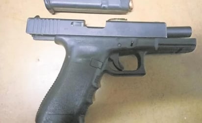 La Glock regresó nuevamente a la Fiscalía General del Estado, donde el Departamento de Balística encontró sus antecedentes en una carpeta de investigación. (ESPECIAL)