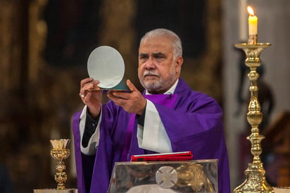 Monseñor Estrada Solórzano se convirtió en el tercer obispo de Gómez Palacio. (ARCHIVO)