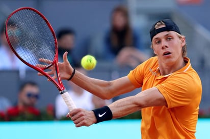 Denis Shapovalov se impuso 6-3, 7-6 a Pablo Carreño para avanzar a la siguiente ronda del Masters 1000 de Roma. (ARCHIVO)