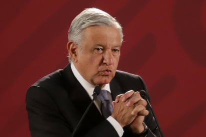 “Aprovecho para decir que (la construcción de la refinería de Dos Bocas) va a salir en ocho mil millones de dólares y hasta podemos ahorrarle”, indicó López Obrador en conferencia de prensa en Palacio Nacional. (NOTIMEX)