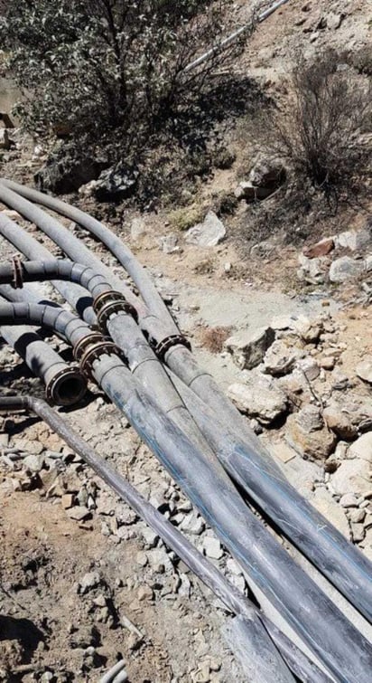 Una empresa minera en San Martín, municipio de Sombrerete, Zacatecas, realizó actividades de mantenimiento de sus bombas y durante las pruebas de funcionamiento, se presentó una falla en la válvula de un equipo de arranque para el relleno hidráulico, que generó un vertimiento de 20 mil litros de agua con sedimentos sobre suelo natural. (TWITTER)