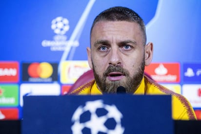 De Rossi ha jugado 615 partidos para Roma, segundo en la historia, después de Francesco Totti. (EFE)