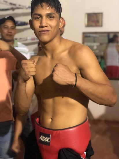 Ya en peso, el boxeador lagunero está listo para vencer a la báscula. (ESPECIAL)