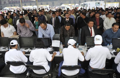 'Yo tengo información de que hay más oportunidades de trabajo en la actualidad, no se mide porque no todo lo está registrando el Seguro Social, por ejemplo hay 500 mil jóvenes que están contratados en el programa de Jóvenes Construyendo el Futuro y 200 mil en el programa de Sembrando Vida. (ARCHIVO)