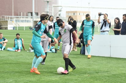 En anteriores ocasiones, junto a los Murciélagos Laguna, ha sostenido partidos amistosos contra Santos dentro de las instalaciones del TSM, como parte de las actividades del programa social 'Guerreros de Corazón'.