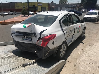 Las tres personas lesionadas viajaban en el taxi de la base CNOP. (EL SIGLO DE TORREÓN)