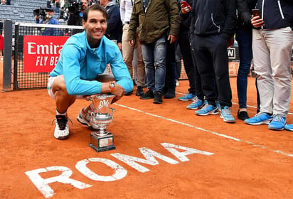 Marcó el territorio desde el comienzo Rafa, que quebró a Djokovic en el primer juego y que mantuvo su saque en blanco para escaparse inmediatamente 2-0. (EFE) 