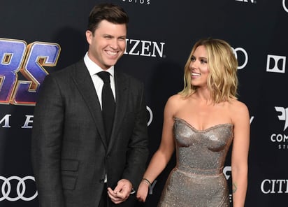 Pareja. La actriz Scarlett Johansson y Colin Jost, están comprometidos. (ARCHIVO)