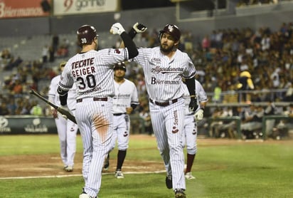 Algodoneros abre serie en el Estadio Revolución. (JESÚS GALINDO) 