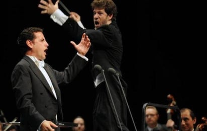 Invitado. El director Juan Carlos Lomónaco presidirá a la Camerata de Coahuila en su penúltimo concierto de temporada. (CORTESÍA / juancarloslomonaco.com)