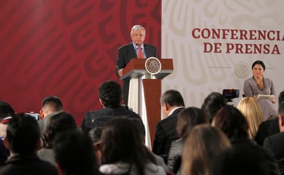 En medio de la renuncia de Germán Martínez a la dirección general del IMSS, el presidente Andrés Manuel López Obrador criticó -sin decir el nombre del ex panista- a los que renuncian y se rinden a la primera. (NOTIMEX)