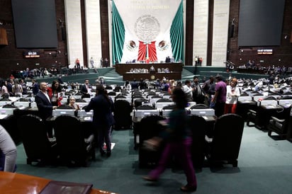 En el periodo extraordinario, la Cámara de Diputados también discutirá a partir del jueves la minuta de la Ley de Paridad de Género y para el día 27 de mayo el Plan Nacional de Desarrollo. (ARCHIVO)