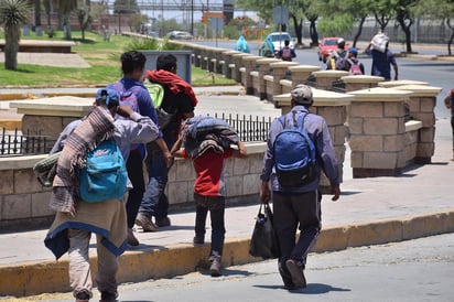 El incremento se debe a que se presenta un fenómeno muy peculiar: llegan más mujeres y niños en grupos de familias. (ARCHIVO)