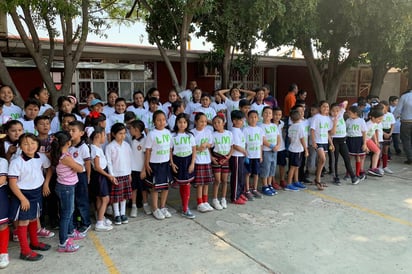 Por iniciativa propia se sumaron a esta campaña los alumnos de la escuela primaria Luis A. Beauregard. (EL SIGLO DE TORREÓN/CLAUDIA LANDEROS)