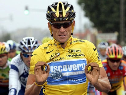 Armstrong fue demandado por una suma de 100 millones de dólares por el gobierno estadounidense por darle mala imagen y defraudar a una compañía de gobierno. (ARCHIVO)