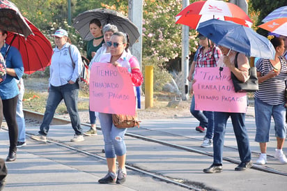 Si bien el número de maestros manifestantes se redujo este viernes en relación con las movilizaciones del martes y miércoles, el número de planteles que suspendieron clases aumentó, pero solo en las secundarias.  (ARCHIVO)
