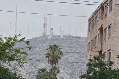 Ayer se pronosticó lluvia ligera en algunos puntos del municipio y por la mañana la temperatura también descendió ligeramente. (EL SIGLO DE TORREÓN)