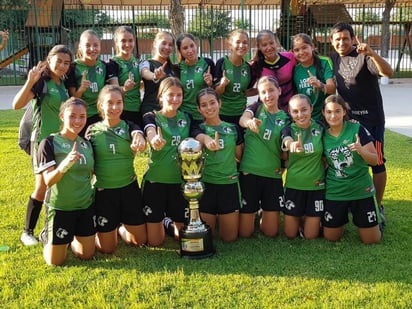 Respecto a Cadetes Femenil, el Cervantes doblegó 32-29 a la Pereyra en un cardíaco encuentro, en tanto que en Varonil, el Domus doblegó 40-33 al Francés de Gómez Palacio. (EL SIGLO DE TORREÓN)
