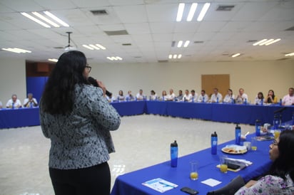 La Facultad de Ciencias Químicas de la UJED ofreció sus servicios a los miembros de Canacintra. (EL SIGLO DE TORREÓN) 