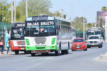 Los concesionarios del transporte público urbano buscan renovar su parque vehicular para ofrecer un mejor servicio a los usuarios. (FERNANDO COMPEÁN)