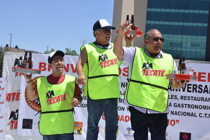 Son más de 60 años organizando la carrera de meseros. (FERNANDO COMPEÁN)