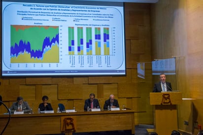 La revisión a la baja en la perspectiva se debió a la contracción
de la economía mexicana en el primer trimestre. (ARCHIVO)