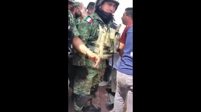 Un militar mexicano confiesa en un vídeo que le disparó a un niño de 11 años, dejándolo herido, del municipio de La Huacana, en el estado de Michoacán, por 'un descuido', informó este jueves el grupo Radio Fórmula. (ESPECIAL)