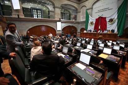 A horas de vencerse el plazo para que los servidores públicos presenten su declaración de bienes, 50 de los 75 diputados no han cumplido, informó el contralor de la Legislatura del Estado de México, Victorino Barrios Dávalos. (ARCHIVO)