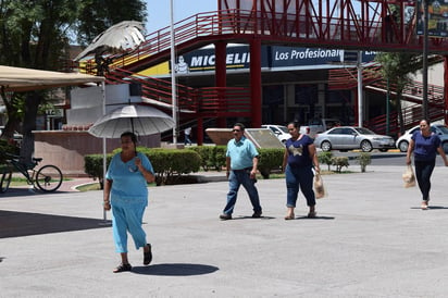 Recomiendan no exponerse a los rayos solares desde las 13:00 hasta las 18:00 horas. (EL SIGLO DE TORREÓN)