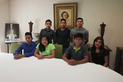 Los jóvenes quieren seguir con sus estudios, cada día se esfuerzan para mejorar sus promedios. (CUAUHTÉMOC TORRES)