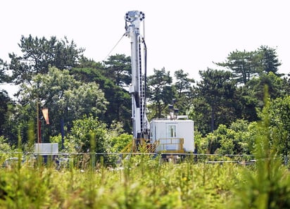 El dióxido de carbono podría ser un fluido más eficaz y mejor para el ambiente que el agua en la fracturación hidráulica para la extracción de petróleo y gas. (ARCHIVO)