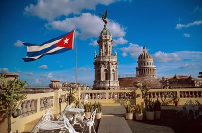 La isla caribeña ha reportado pérdidas por 134 mil millones de dólares tras la guerra comercial con Estados Unidos. (ARCHIVO)