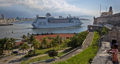 La medida justificada por el Gobierno estadounidense como una acción en favor del pueblo cubano fue criticada por legisladores demócratas. (AGENCIAS)