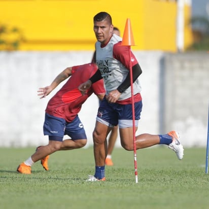 El veterano defensa Carlos Salcido se dijo comprometido con Tiburones Rojos del Veracruz para el Apertura 2019. (ESPECIAL)