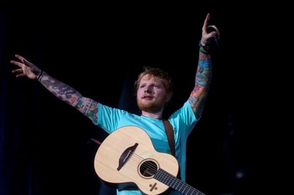 La compañía, que se encarga de monitorizar la música de televisión, radio, bares y discotecas del país, indica que la de Sheeran, de 28 años, fue la que más veces se escogió en estos ámbitos durante 2018. (ARCHIVO)