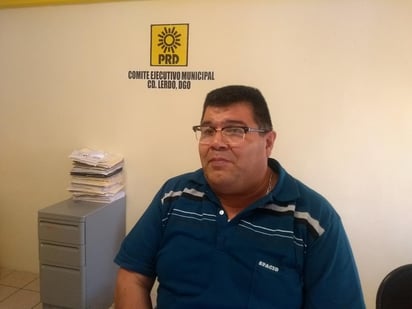 'Queremos dejar fija la postura entorno al proceso electoral de días pasados, lamentamos la postura de Morena y de Movimiento Ciudadano al tratar de empañar un proceso legítimo que vivieron todos los Lerdenses', dijo el dirigente del PRD en Lerdo, José Antonio Valenzuela. (EL SIGLO DE TORREÓN)