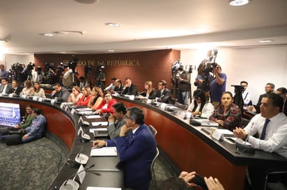 Las comisiones unidas a cargo del análisis y votación del Tratado México, Estados Unidos y Canadá (T-MEC) expresaron su apoyo unánime al acuerdo comercial, y por cuestiones de forma pospusieron firmar el tratado comercial para el viernes, luego de que comparezca el secretario de Relaciones Exteriores, Marcelo Ebrard Casaubón. (TWITTER)