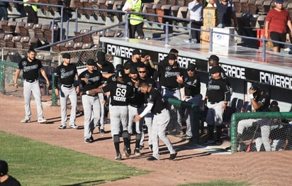 Los Algodoneros del Unión Laguna cerraron la primera vuelta de la temporada con una derrota 5-2 ante Saraperos de Saltillo. (FOTOS: JESÚS GALINDO)