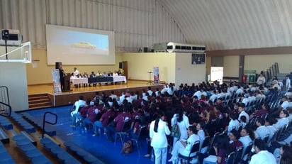 Se desarrolla en el auditorio de la preparatoria Luis Donaldo Colosio perteneciente a la Universidad Autónoma de Coahuila (UAdeC) en Piedras Negras. (EL SIGLO COAHUILA)