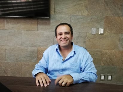 Luis Alfonso Arratia Díaz, director de Zesati, dijo que la Norma 035 que busca identificar y prevenir los factores de riesgo psicosocial que afecten a empleados. (EL SIGLO DE TORREÓN)