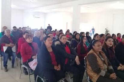 Mujeres podrán aprender oficio gracias a curso.