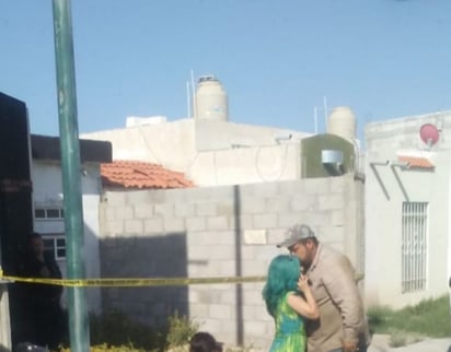 Mujer se quita la vida dentro de su casa; su esposo intentó reanimarla, pero la joven ya no tenía signos vitales. (EL SIGLO DE TORREÓN)