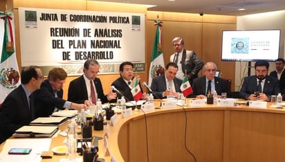 A nombre del presidente de la Confederación Patronal de la República Mexicana (Coparmex), Gustavo de Hoyos Walter, Juan de Dios Barba Nava dijo que el documento entregado por el Ejecutivo 'no es un plan, (sino) un listado de buenos deseos'. (ARCHIVO)