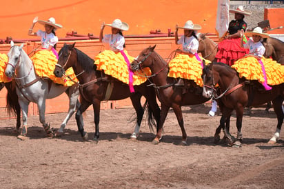 Congreso de escaramuzas en Gómez Palacio