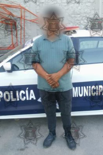 Personal de la tienda entregó al sujeto a la Policía Municipal. (EL SIGLO DE TORREÓN)