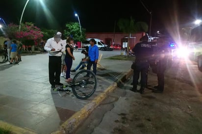 La ciclista circulaba frente a la plaza principal de Matamoros cuando el camión la impactó. 