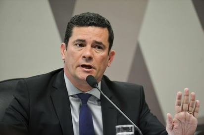 El ministro de Justicia y Seguridad Pública de Brasil, Sergio Moro, afirmó hoy ante una comisión del Senado que no tiene nada que esconder, sobre la divulgación de supuestas conversaciones atribuidas a él y a los fiscales de la Operación Lava Jato, que incluyó el caso contra el expresidente Luiz Inacio Lula da Silva. (EFE)