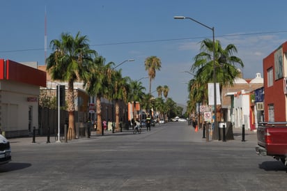 Agentes de Vialidad han apoyado en el cuidado de los peatones sobre el Paseo Independencia.