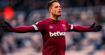 West Ham no le ha ofrecido ampliar su contrato a Javier Hernández. (ESPECIAL)